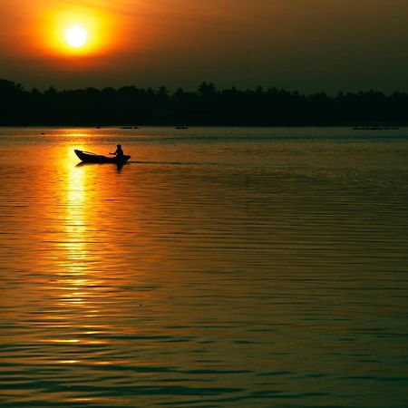 15Lmd Villa In Front Of The Lagoon Batticaloa Buitenkant foto