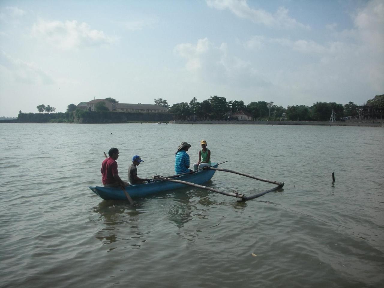 15Lmd Villa In Front Of The Lagoon Batticaloa Buitenkant foto